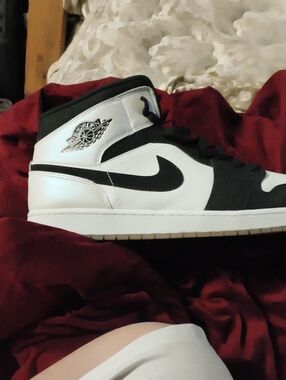 Jordan Ones Diamonds Mother Of Pearl White And Black Limited Edition Clean